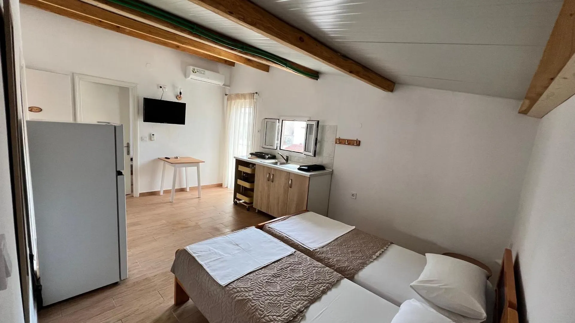 Estia Rooms Olympiada Apartment